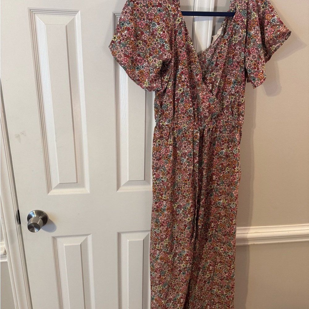 Floral Jumpsuit with Short Sleeves